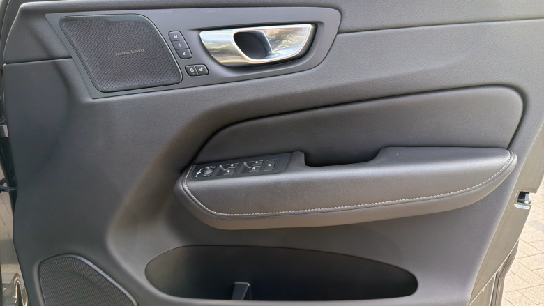 Volvo Xc60 2.0 B5P [250] Inscription Pro 5dr AWD Geartronic Petrol Estate